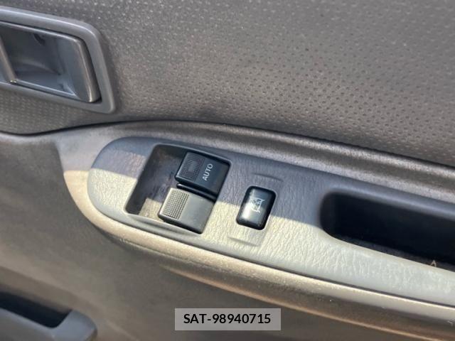 Mazda BONGO VAN 2011-08 8365013-18
