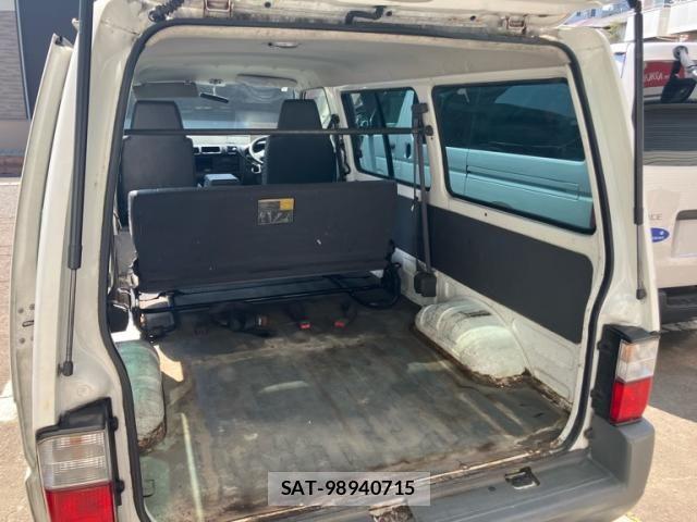 Mazda BONGO VAN 2011-08 8365013-7