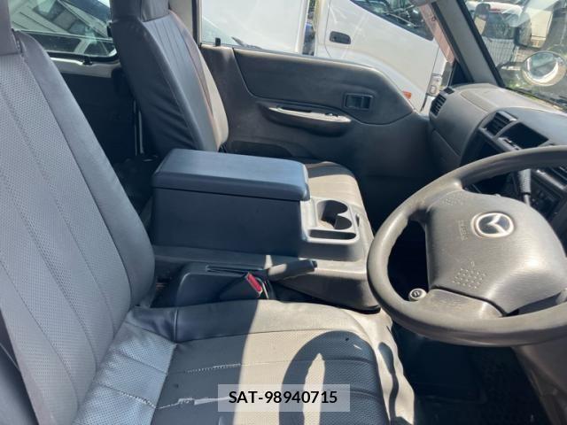 Mazda BONGO VAN 2011-08 8365013-8