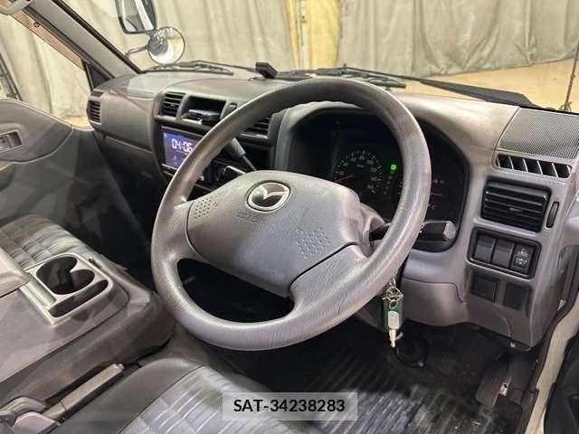 Mazda BONGO VAN 2018-04 7271658-8