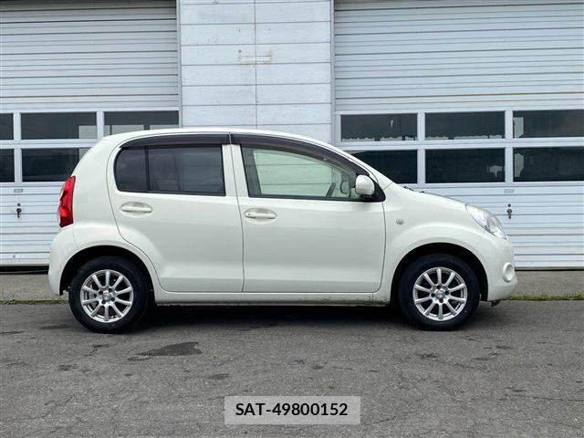 Daihatsu BOON 2013-11 8354051-3