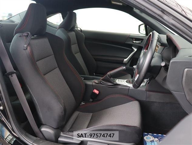 Subaru BRZ 2018-01 1091179-10
