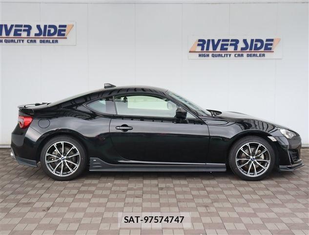 Subaru BRZ 2018-01 1091179-1