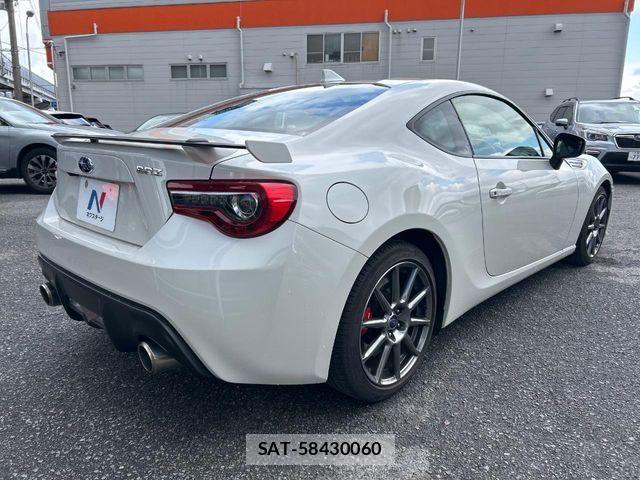 Subaru BRZ 2017-07 5860877-16