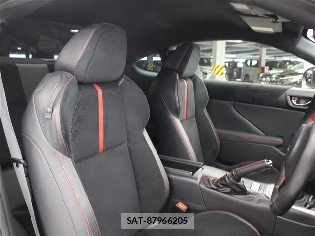 Subaru BRZ 2021-12 6242529-25