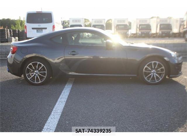 Subaru BRZ 2018-02 6610940-13
