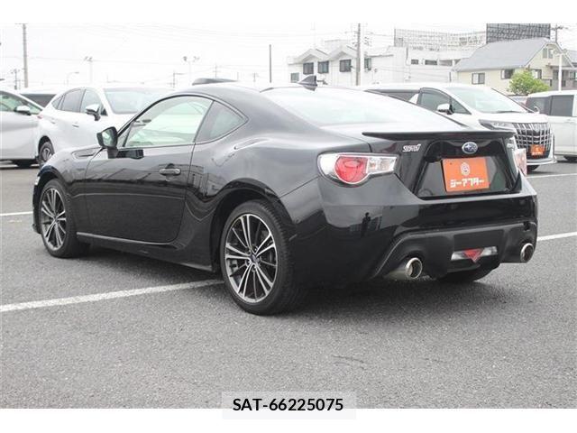 Subaru BRZ 2015-08 6670660-11