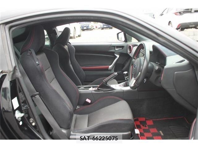 Subaru BRZ 2015-08 6670660-20
