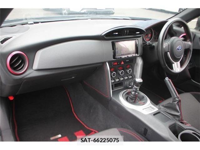 Subaru BRZ 2015-08 6670660-26