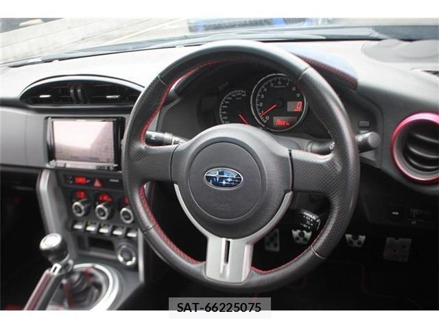Subaru BRZ 2015-08 6670660-27