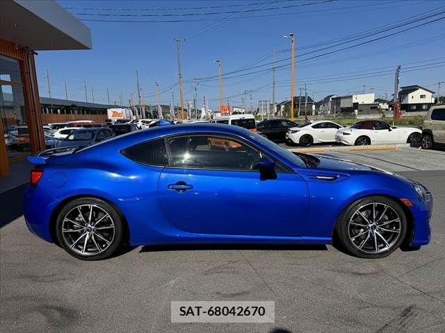 Subaru BRZ 2017-05 6683708-10