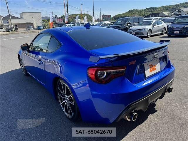 Subaru BRZ 2017-05 6683708-12