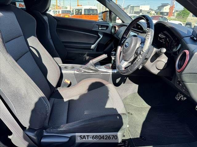Subaru BRZ 2017-05 6683708-15