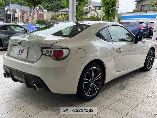 Subaru BRZ 2013-01 6814112-15