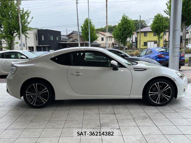 Subaru BRZ 2013-01 6814112-19