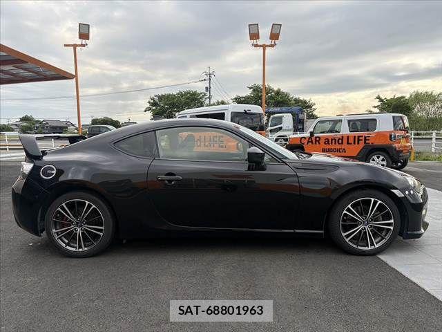 Subaru BRZ 2013-01 7020135-11