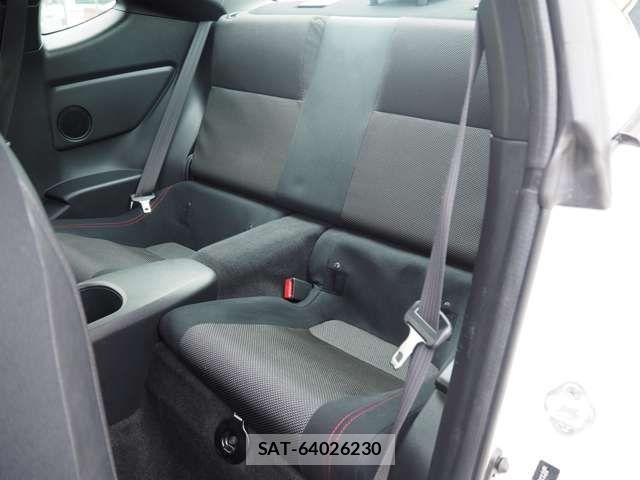 Subaru BRZ 2017-08 7215652-9