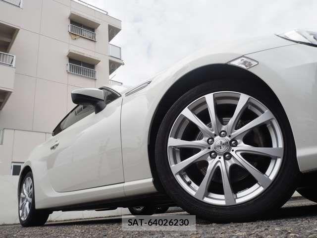 Subaru BRZ 2017-08 7215652-6