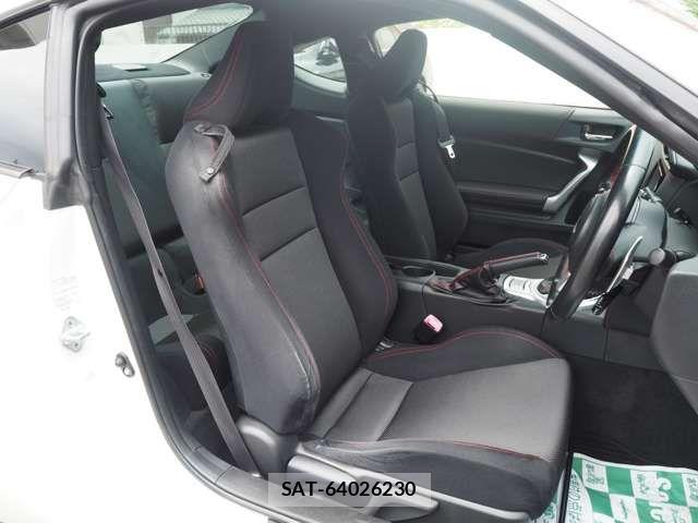Subaru BRZ 2017-08 7215652-7