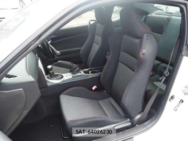 Subaru BRZ 2017-08 7215652-8