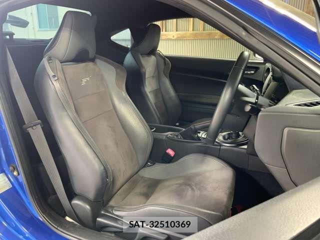 Subaru BRZ 2014-02 7215642-12