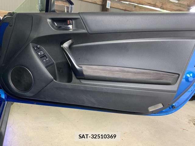 Subaru BRZ 2014-02 7215642-13