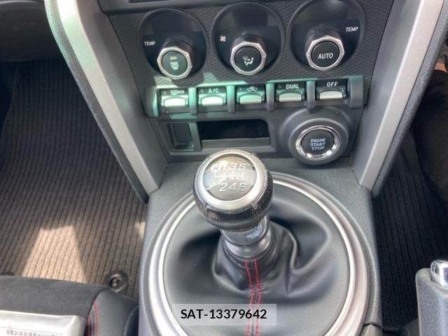 Subaru BRZ 2014-05 7391551-12