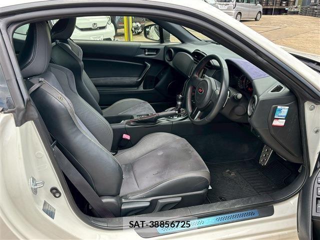 Subaru BRZ 2014-01 7721689-16