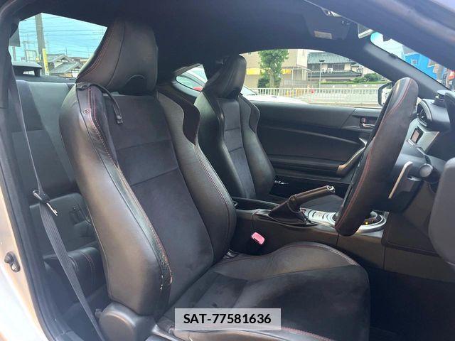 Subaru BRZ 2013-11 7783158-7