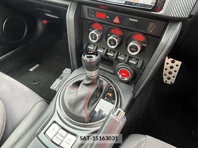 Subaru BRZ 2014-04 7783169-7