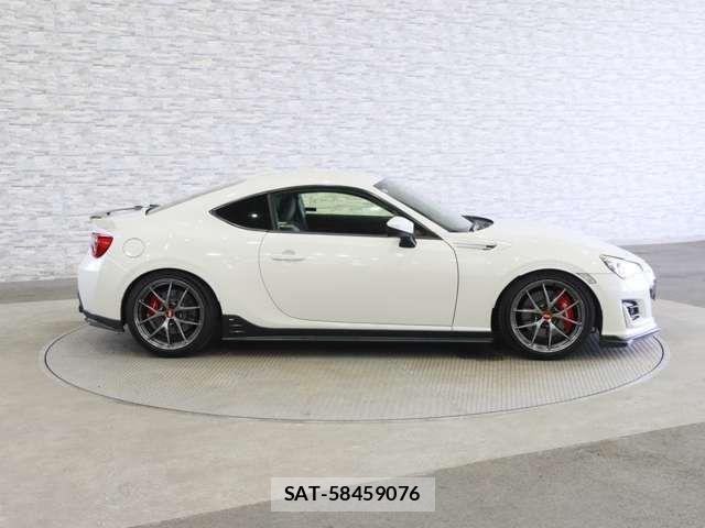 Subaru BRZ 2017-04 8034687-12