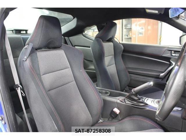 Subaru BRZ 2014-10 8034689-26