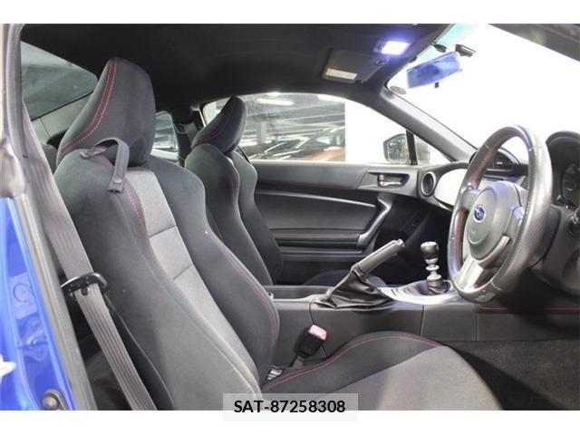 Subaru BRZ 2014-10 8034689-29