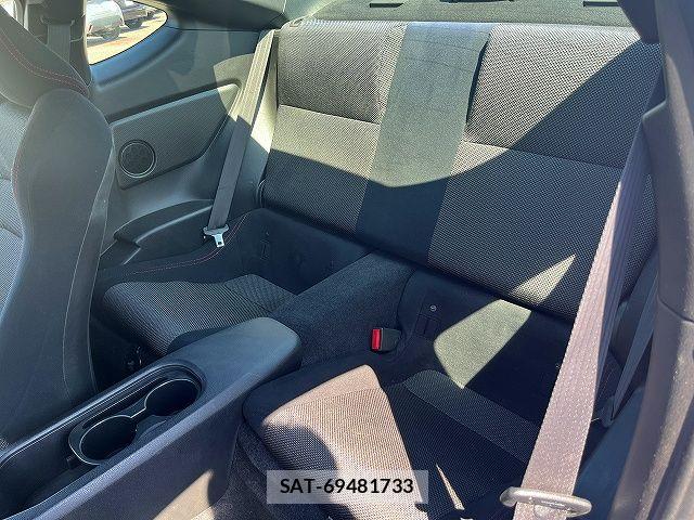 Subaru BRZ 2012-09 8098368-12