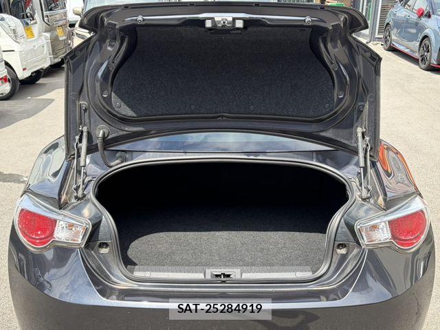Subaru BRZ 2012-07 8098370-25