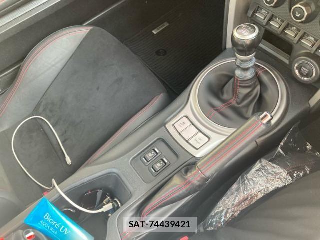 Subaru BRZ 2014-08 8229107-17