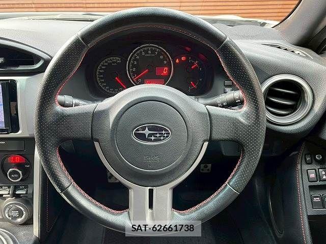 Subaru BRZ 2013-03 8244760-12
