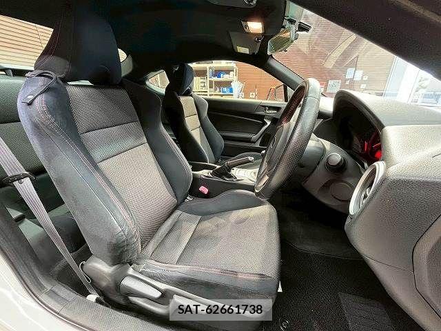 Subaru BRZ 2013-03 8244760-7
