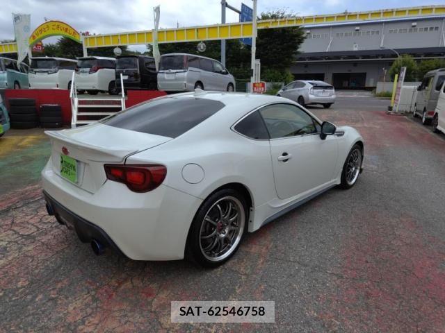 Subaru BRZ 2014-07 8244759-11