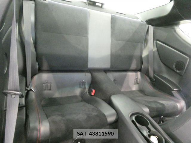 Subaru BRZ 2015-06 8335160-12
