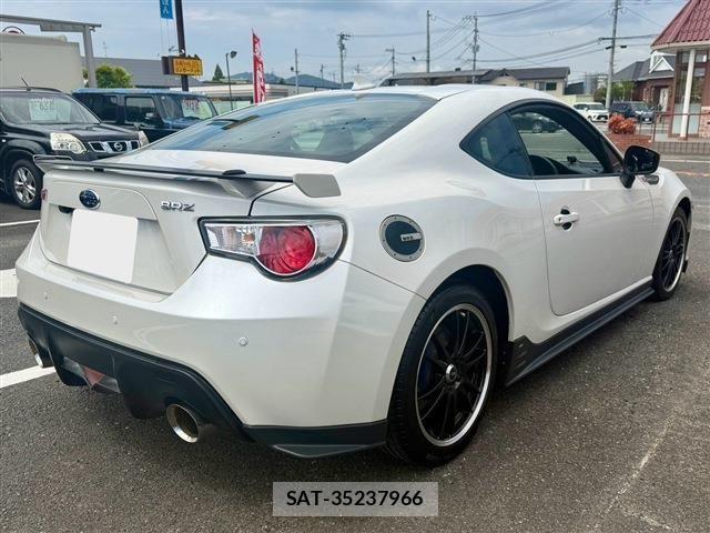 Subaru BRZ 2012-07 8335156-2
