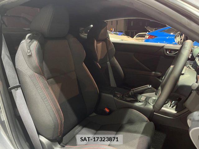 Subaru BRZ 2023-02 8437975-8