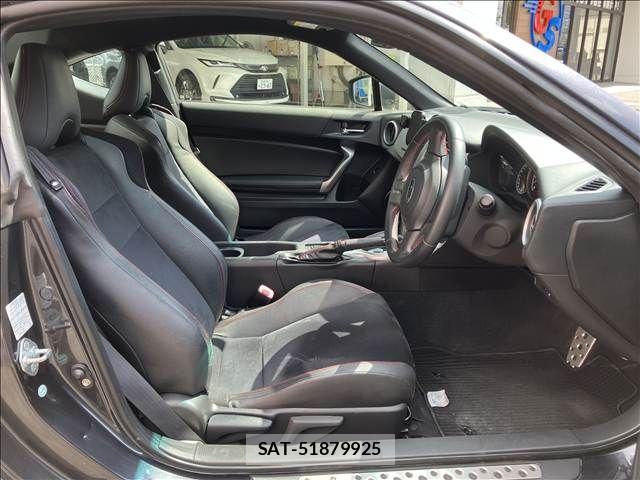 Subaru BRZ 2013-02 8626059-10