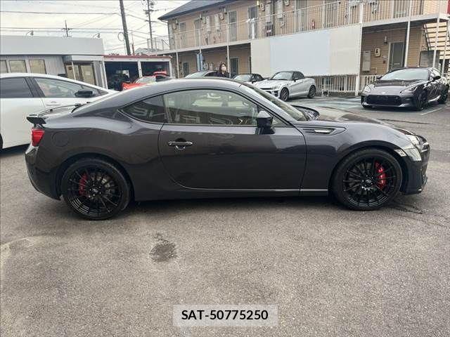 Subaru BRZ 2018-04 8658283-12