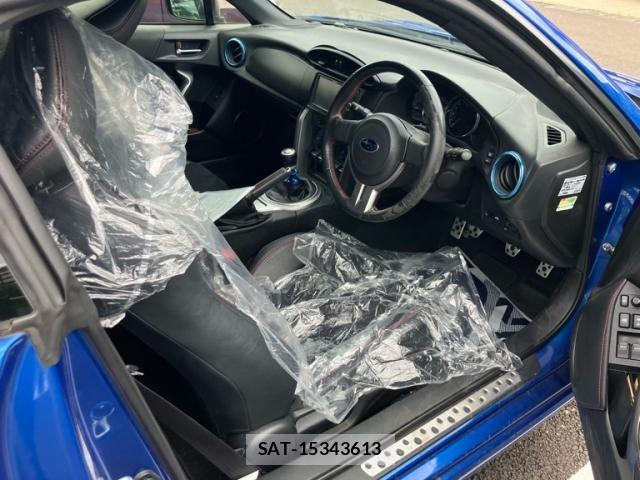 Subaru BRZ 2014-04 8658291-15