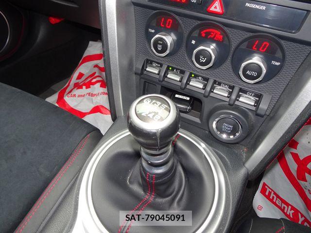 Subaru BRZ 2016-06 8658289-24