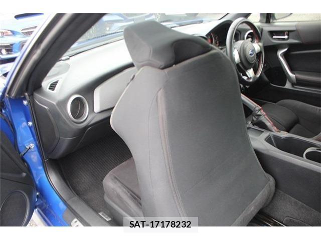 Subaru BRZ 2019-05 8795427-28