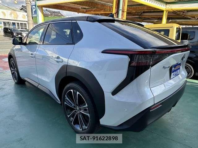 Toyota bZ4X 2023-02 2958930-3