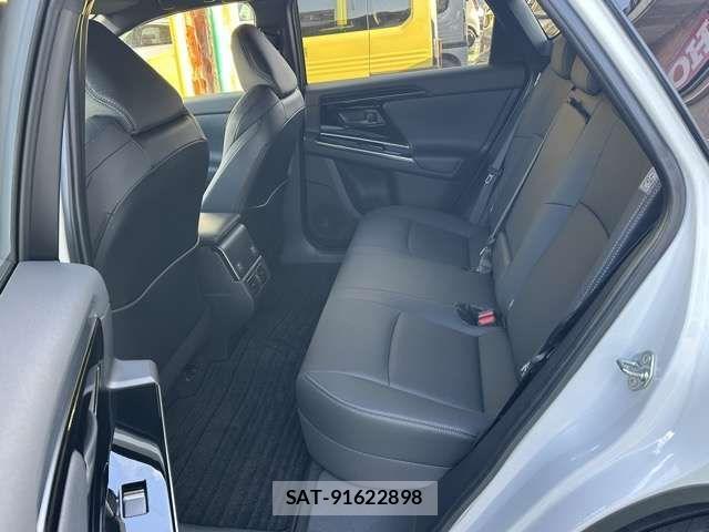 Toyota bZ4X 2023-02 2958930-5