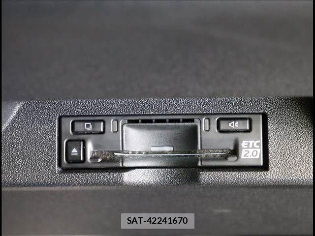 Toyota bZ4X 2023-12 6212234-8